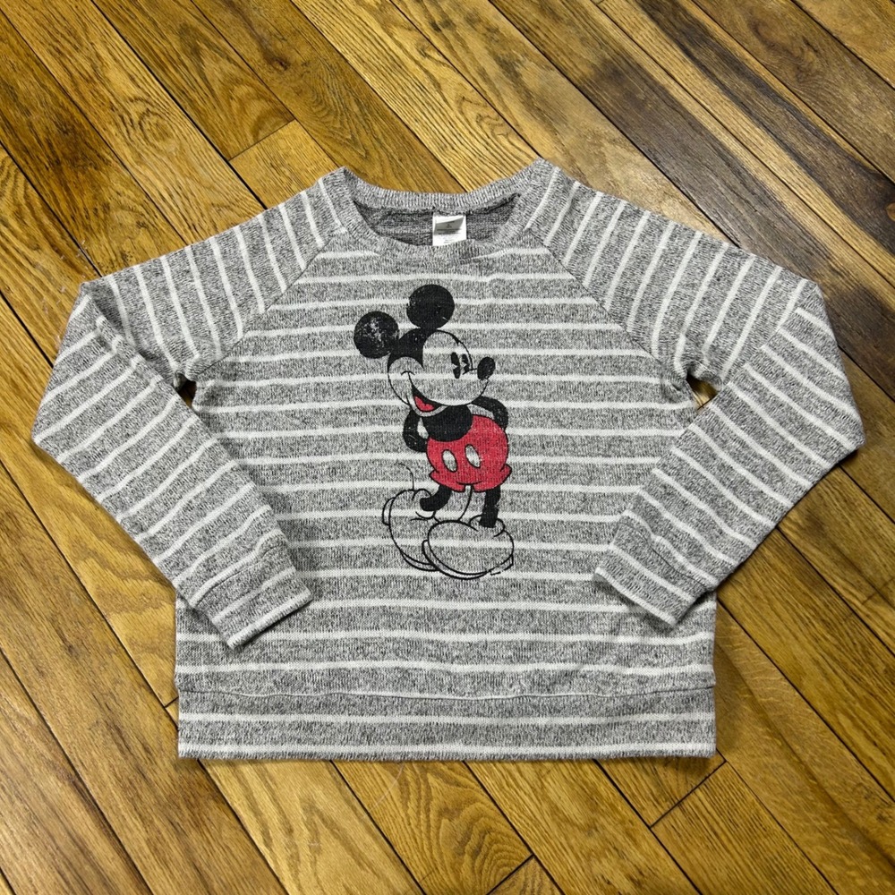 Disney World Mickey Mouse Gray Crewneck Sweater Mickey Mouse Kids Size XL‎